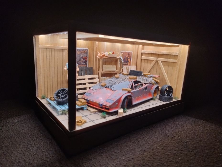Dioramă Lamborghini Countach 1:24 metal + vitrină iluminată LED
