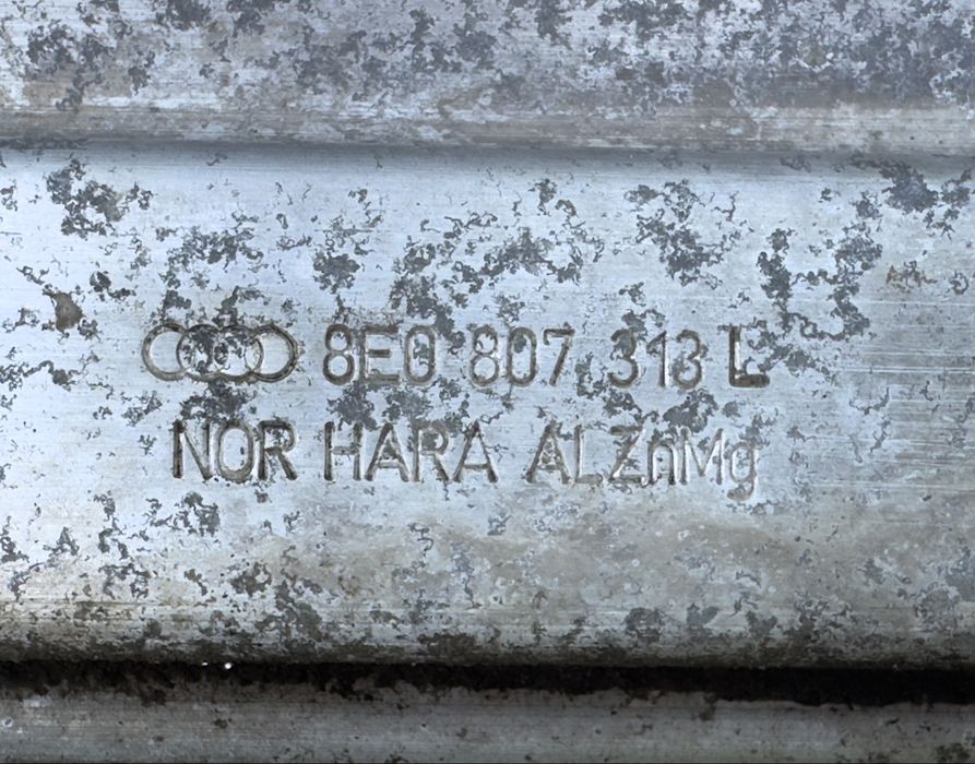 Задна греда AUDI A4 B7 8E0807313L