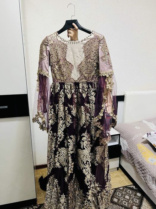 Ansanbil kelin liboslari