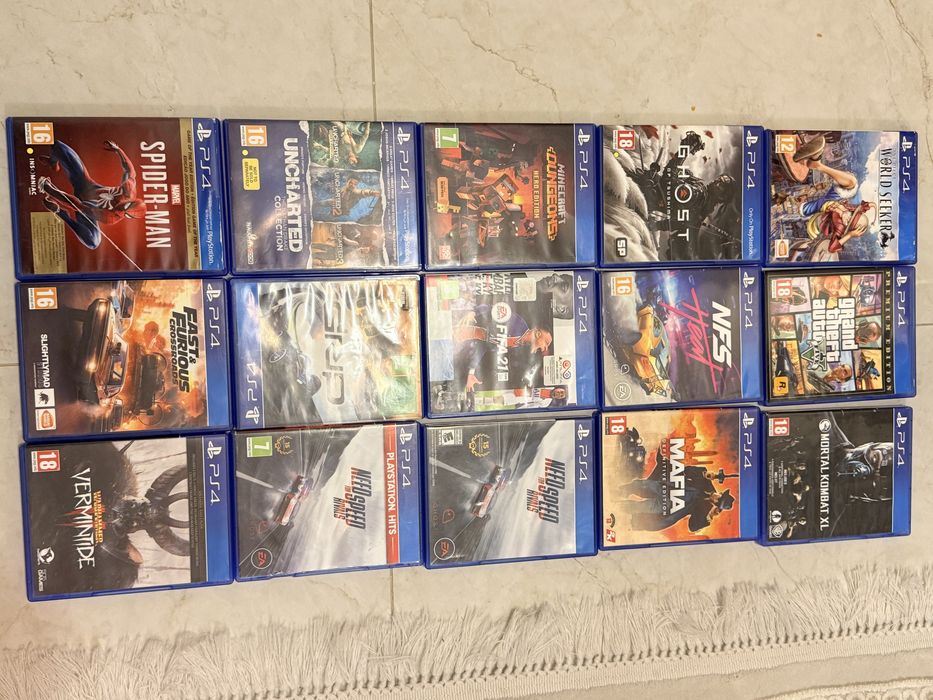 Vand Play Station 4 Slim + Volan + Pedale + 15 jocuri