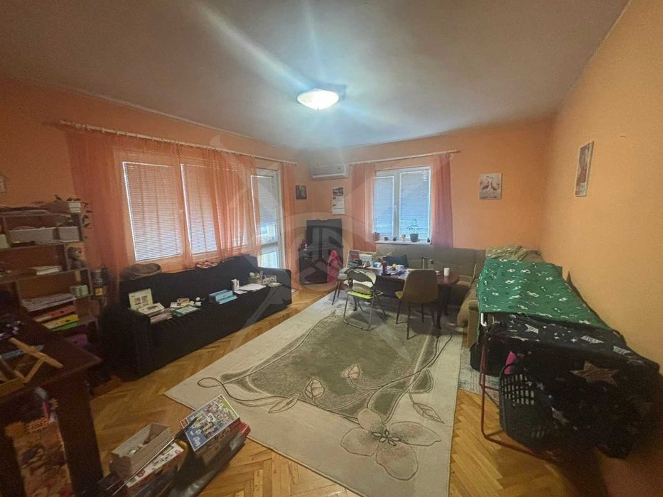 Просторен тристаен апартамент в Кючук Париж 98774