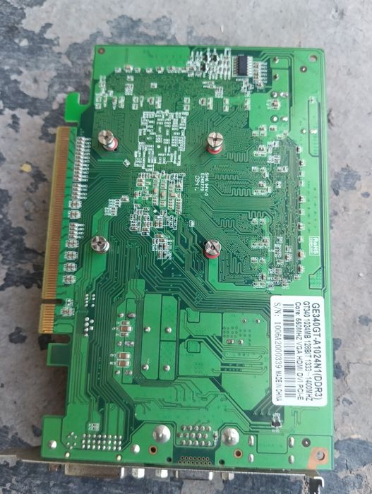 Видео карта почти новая