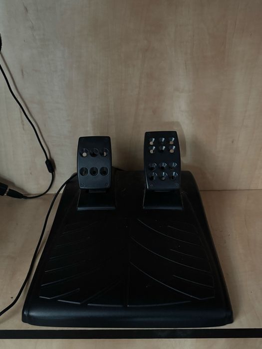 Volan Gaming Logitech Driving Force GT (PC / PS3) - Stare foarte bună