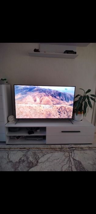 Продам телевизор. Марка kivi. В рабочем состоянии. 127 диагональ.