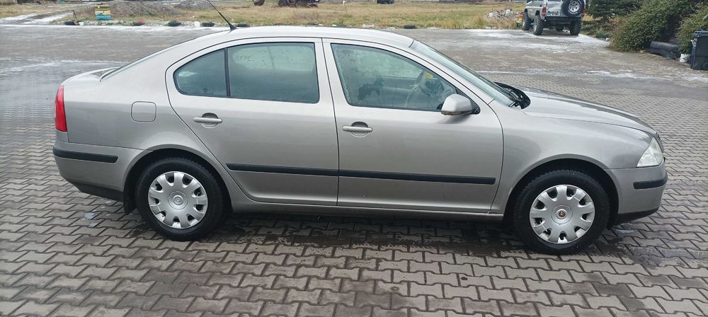Skoda Octavia 2 Trend, motor 1.6 MPI benzină, 102CP