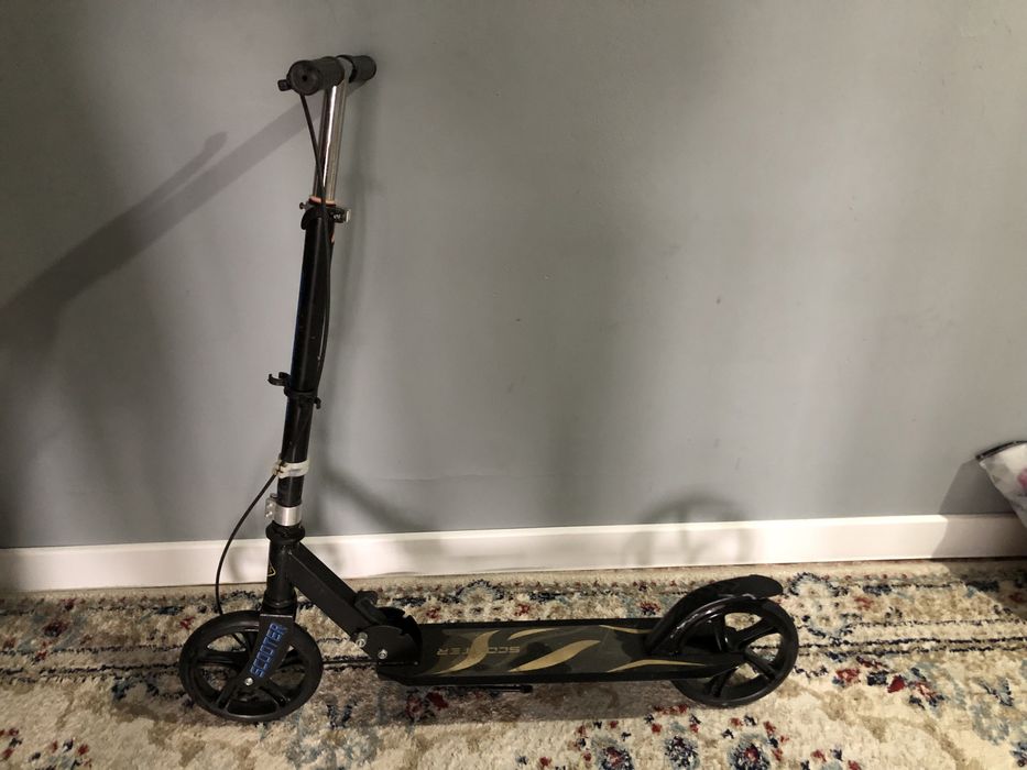 Продам самокат городской