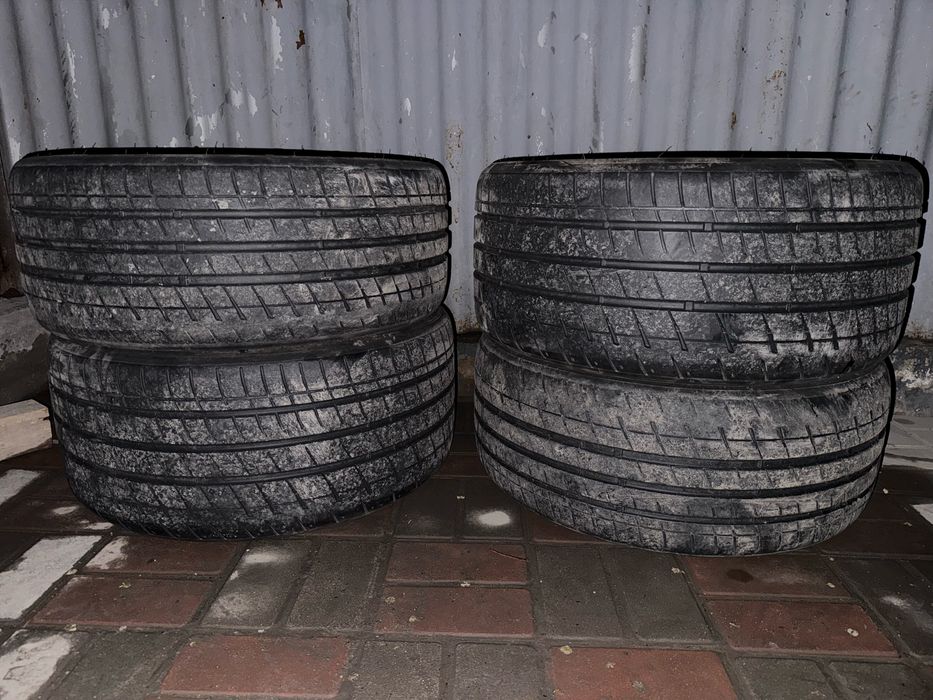 Летний комплект резины Bridgestone 275/30/20 245/35/20