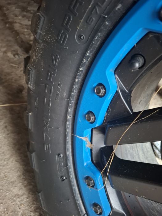 Продам резину на квадрика.