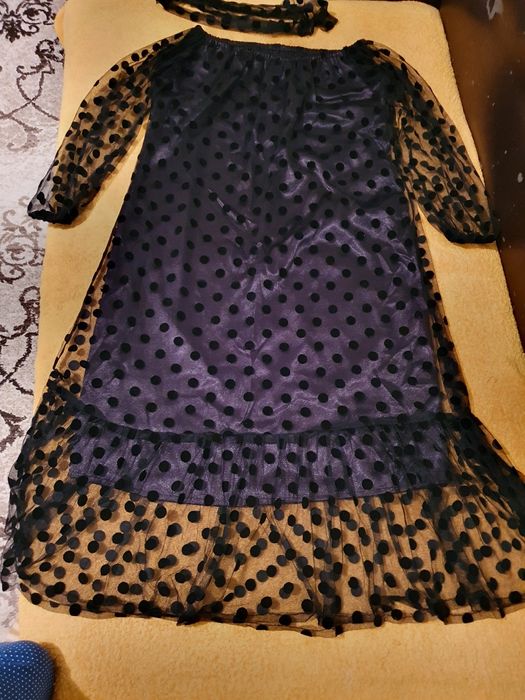 Продам два платья,размер 48,50.