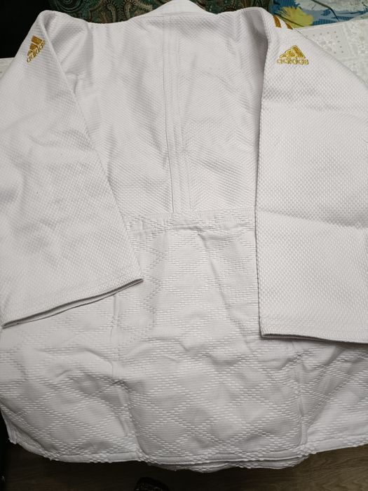 Дзюдо белое аdidas.