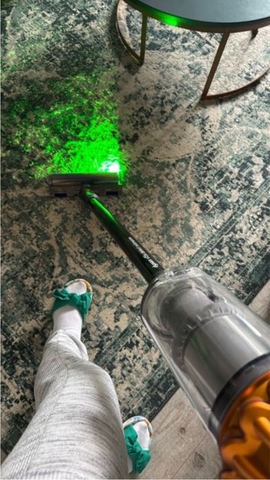 Пылесос Dyson v15s Detect