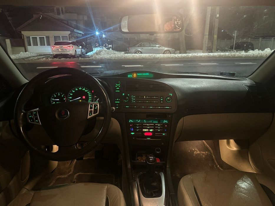 Vând saab vector 93