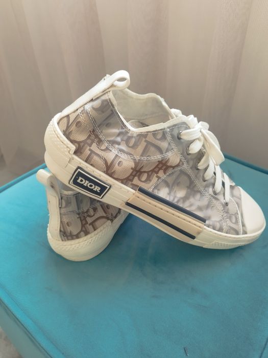 Маркови мъжки кецове Dior.