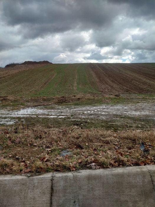 58 ari teren extravilan de vinzare