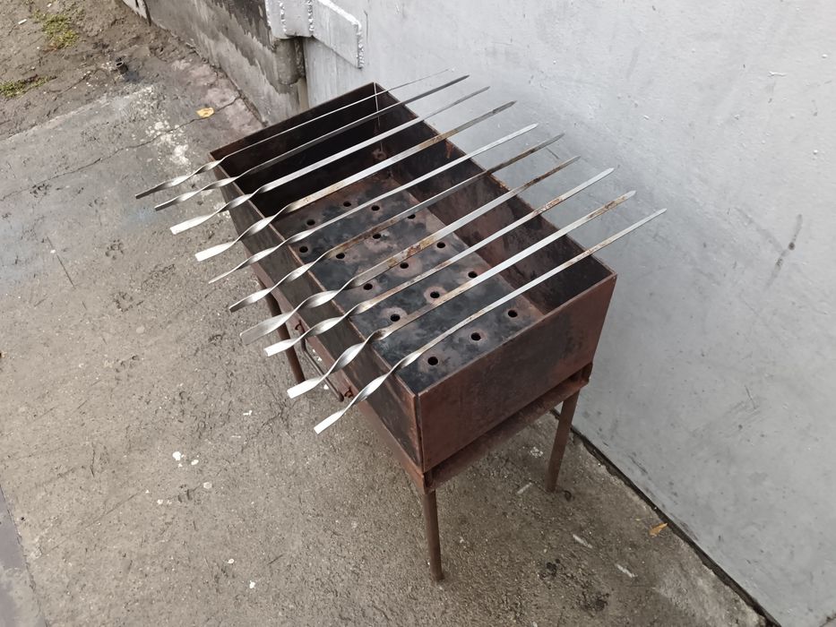 Продам мангал складной с шампурами
