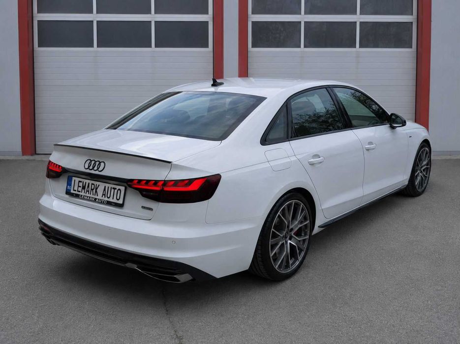 Audi A4 45TFSI S-LINE+