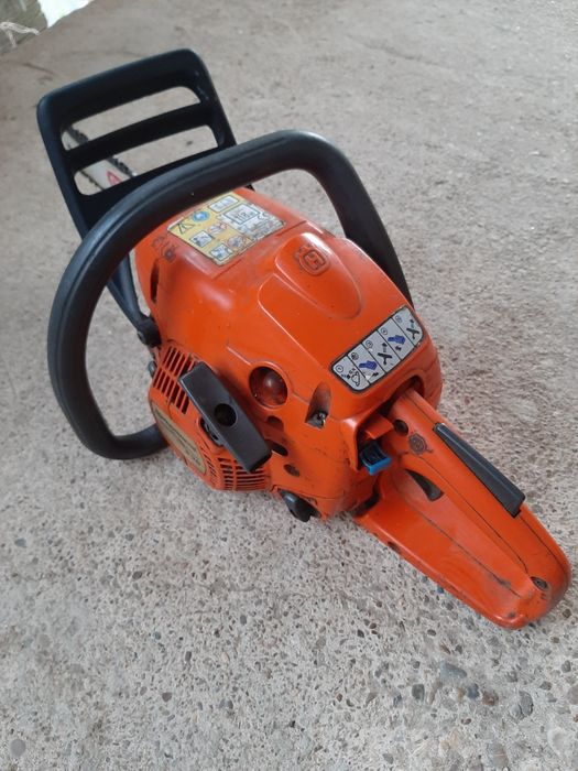 Vând drujba husqvana 236