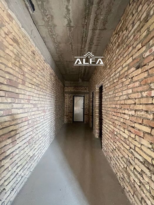 5 xonali 230m² 8-qavat