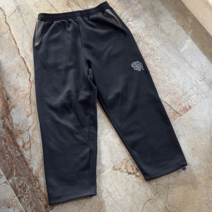 Продавам дънките/джогърите от снимките