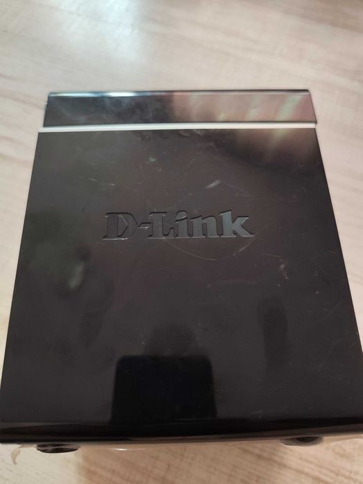 Продавам сторидж D-LINK DNS-320 ShareCenter