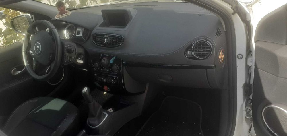 Usa stanga fata  Renault Clio 3