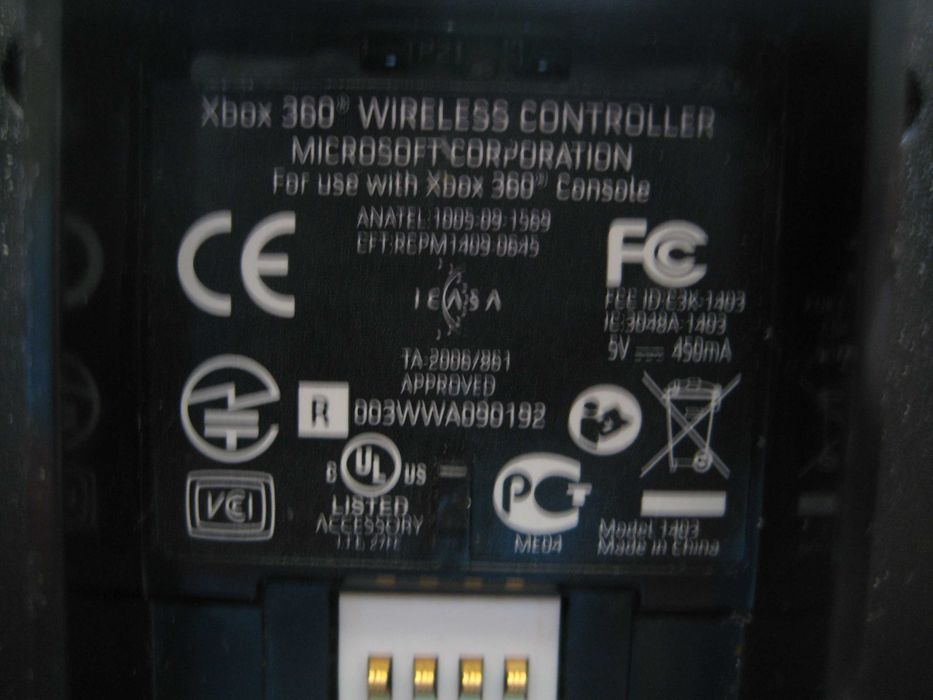 Продавам оригинален контролер за XBOX 360