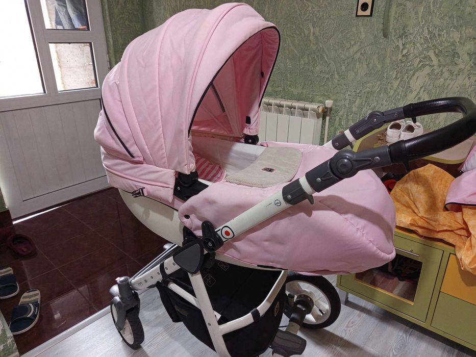 Комбинирана Бебешка количка на Dada Paradiso с кош за кола