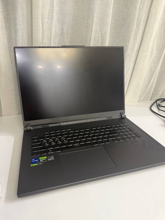 Ноутбук ASUS ROG Strix G18