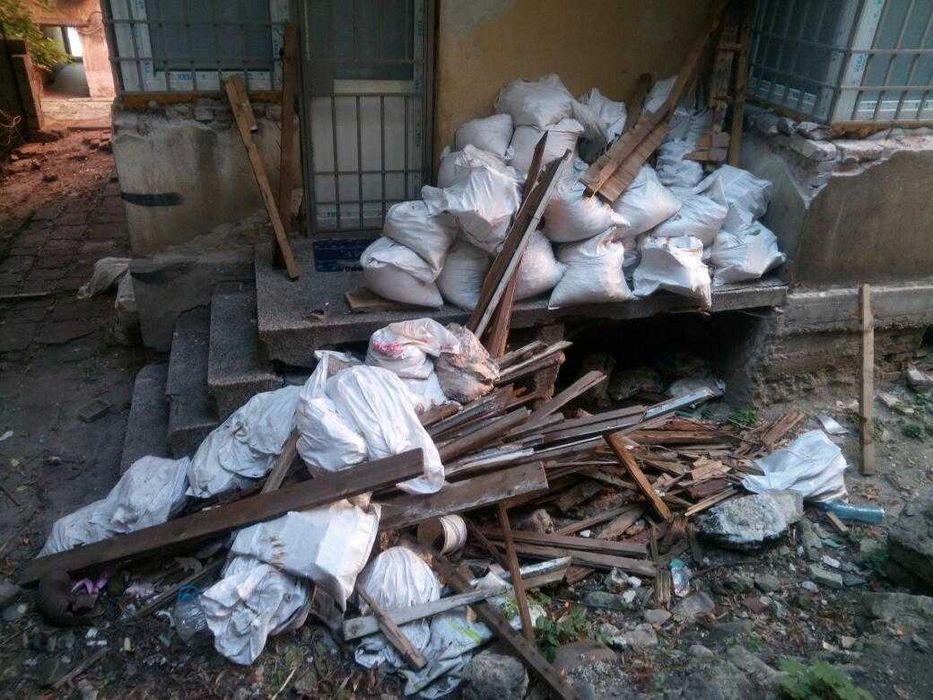 Кърти чисти извозва Чистене на мазета тавани апартаменти