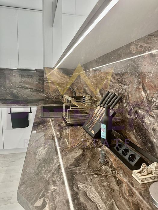 Дава се под наем Двустаен апартамент в Варна, Младост 1 - 65 кв.м за 612 € - Снимка #3