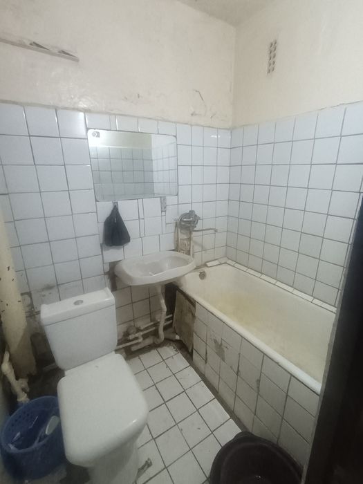 Kv ga 4 bolo olomiz 4 ming mir kafe yondo med insta yaqin 400 ming