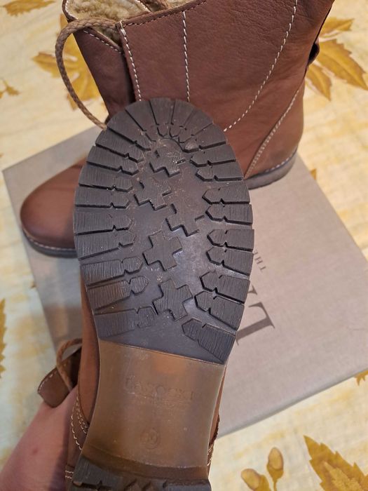 Ghete dama din piele