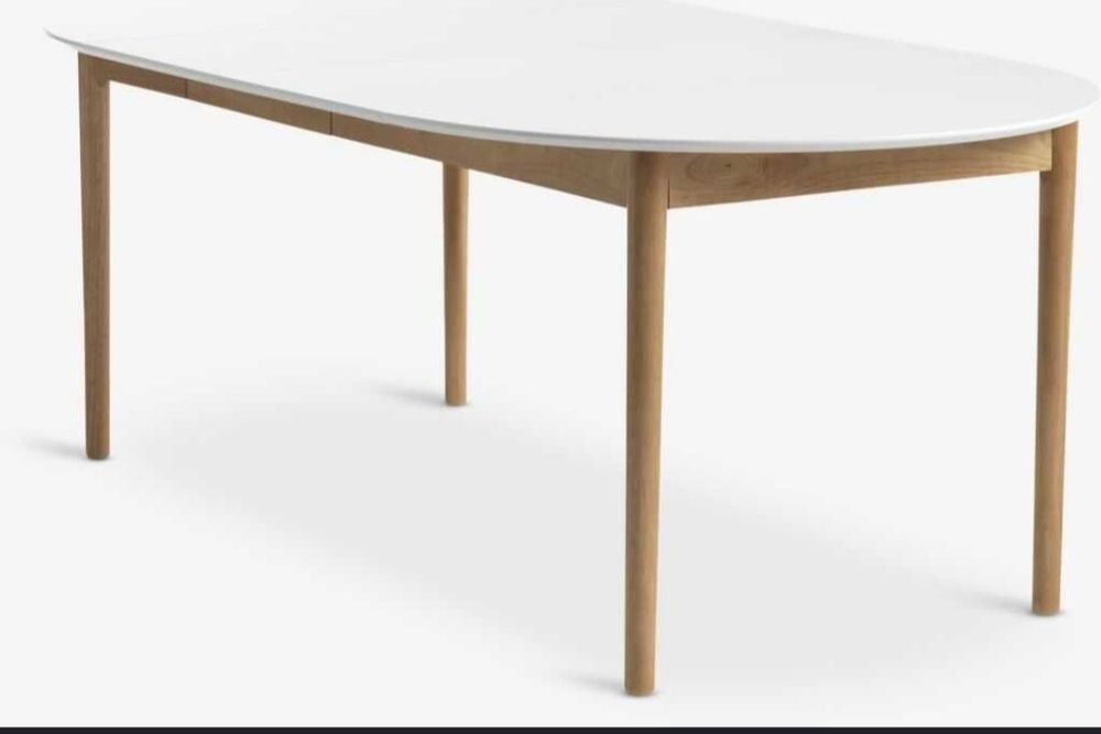 Трапезна маса кръгла от дърво ф110 см