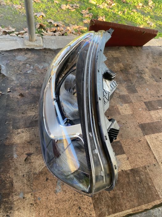 Десен фар за хюндай и20