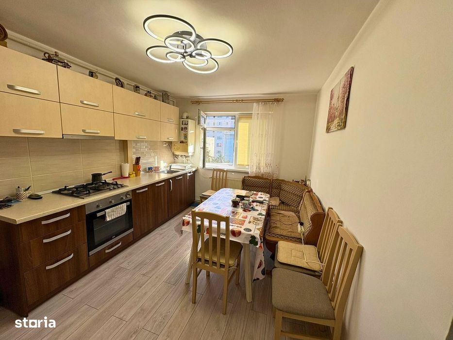Apartament 2 camere decomandat zona Simeria (lângă piața Dolar) — fotografia 3