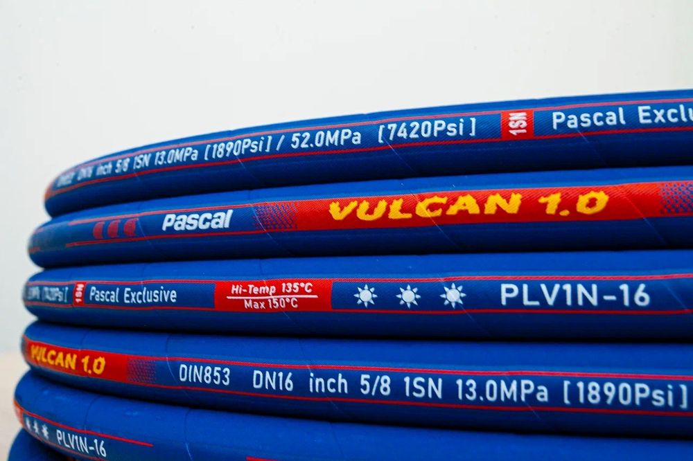 РВД и комплектующие (адаптеры фитинги муфты)