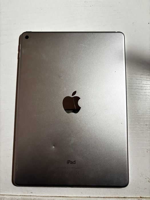 Продавам Ipad Air 2