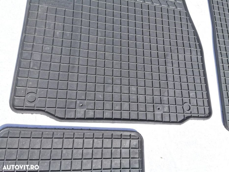 Covorase cauciuc Honda C RV Covorase cauciuc Honda C RV(2012 )