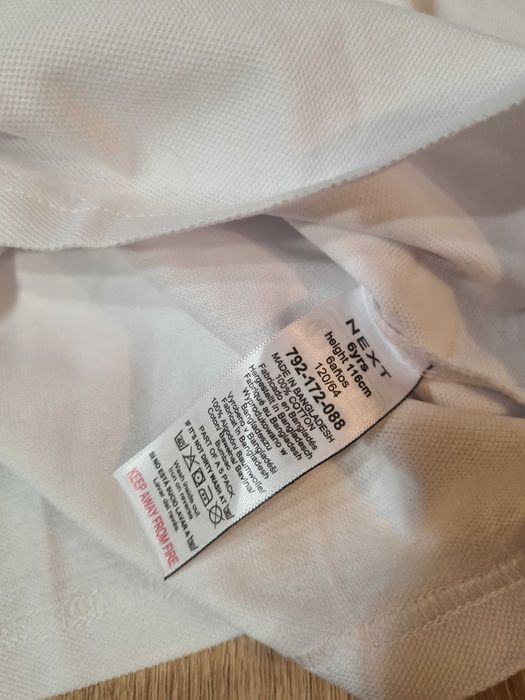 Vand set uniforme fete nou cu eticheta