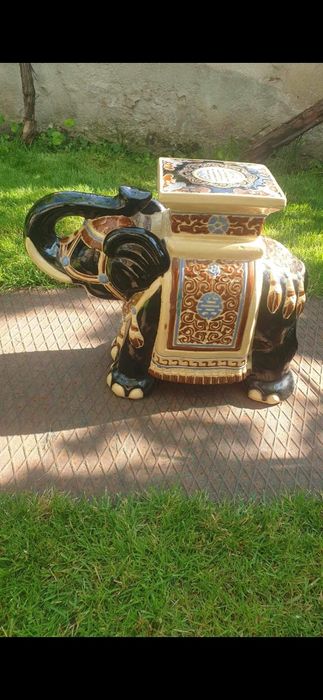 Античен голям  керамичен слон