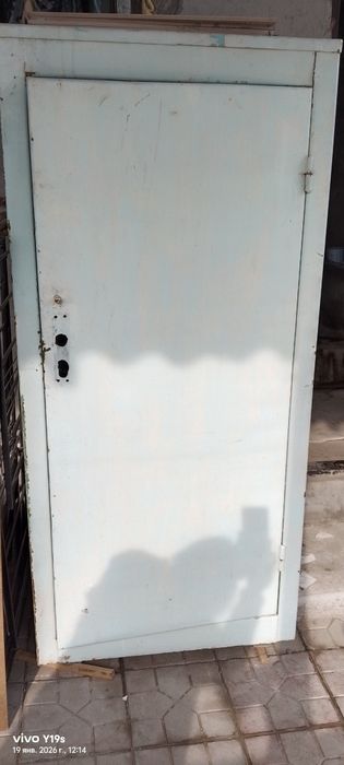 Железный шкаф стол