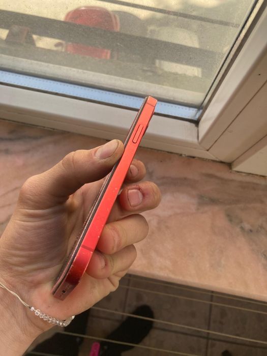 Iphone 12  in stare buna de folosit
