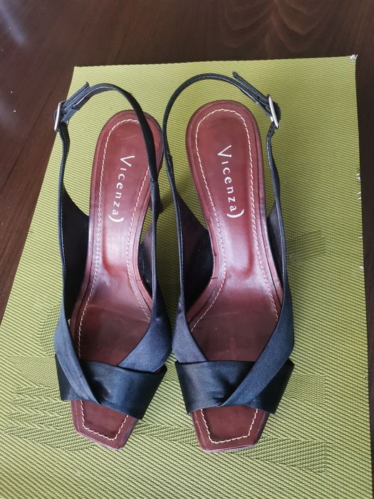 Дамски сандали на висок ток