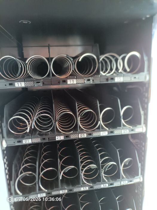 Вендинг машина Снаки Макс