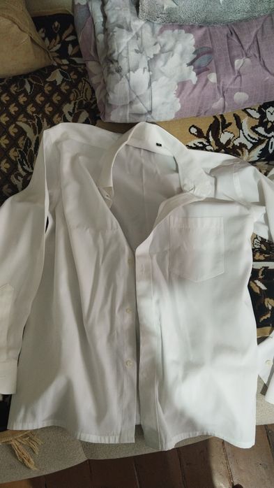 Продам костюм в отличном состоянии, 3 рубашки
