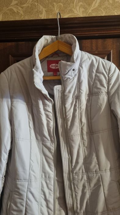 Продам куртки женские