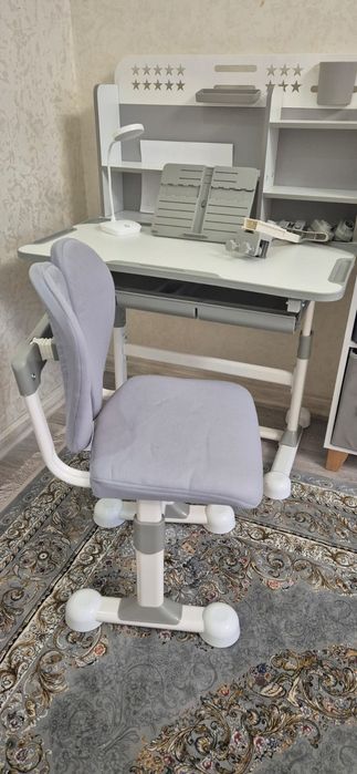 Продам растущий стул и парту