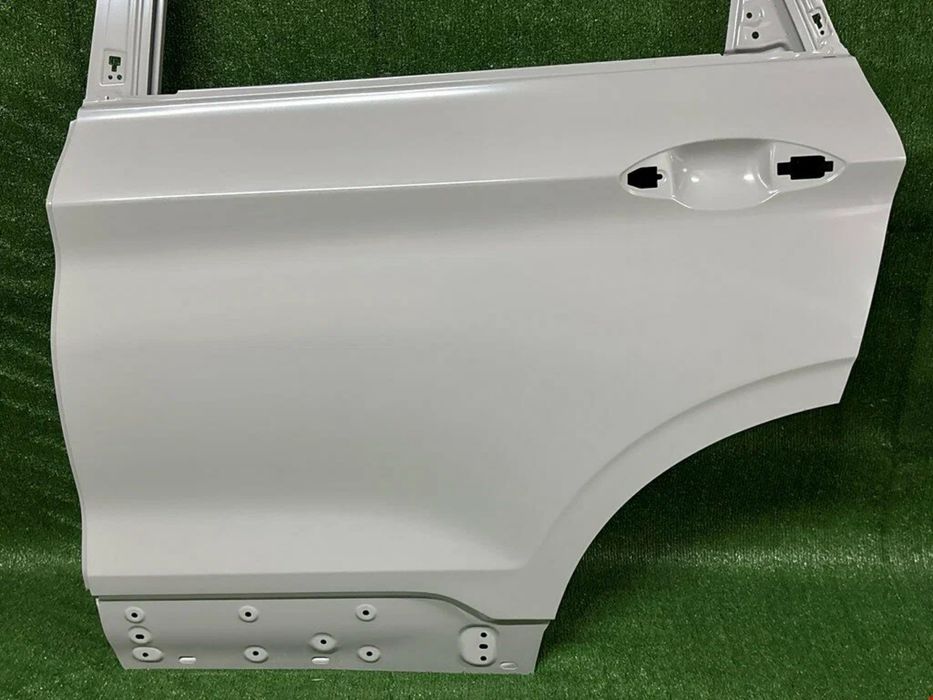 Geely Coolray двери