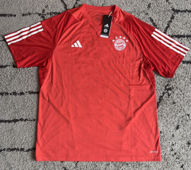 (26.12) Оригинални футболни горнища и тениски