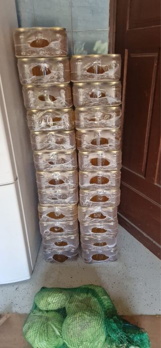 Miere 100%naturara , se vinde angro la 20 lei kg